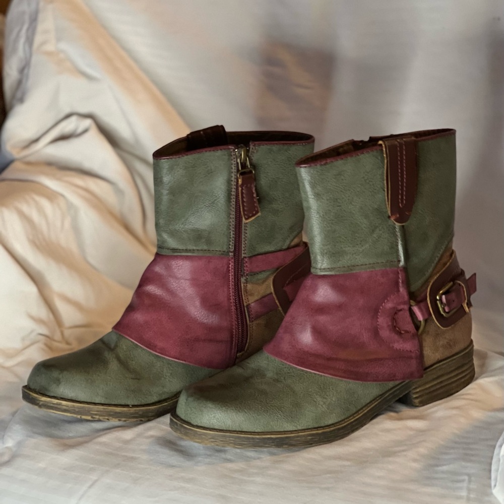 Booties, Women’s, size 39 (size 8-8.5 USA)